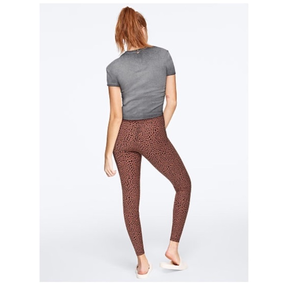 LAST ONE New Victoria’s Secret Pink High Waist Leopard Print Leggings Size Large - Picture 1 of 10